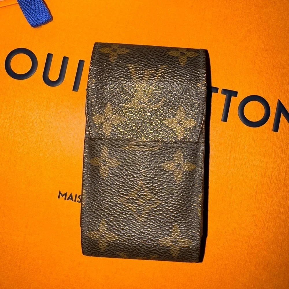 Louis Vuitton Brown and Gold Monogram vintage cigarette Pouch - Picture 2 of 14
